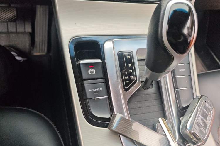 Used Geely Auto Emgrand GL 2017 1.3T DCT Luxury Model Gear Lever