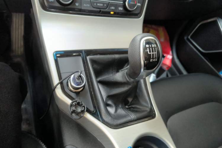 Used Geely Auto Emgrand GL 2017 1.3T Manual Elite Model Gear Lever