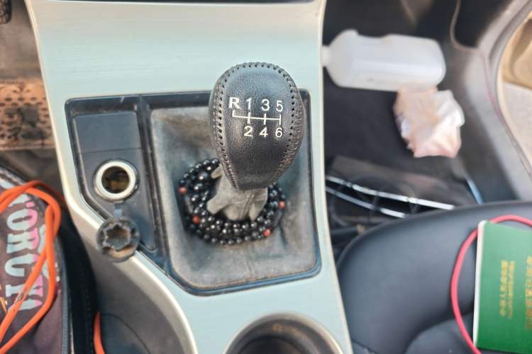 Used Geely Auto Emgrand GL 2017 1.3T Manual Elite Model Gear Lever