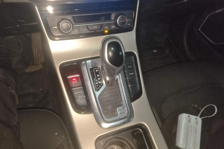 Used Geely Auto Emgrand GL 2017 1.8L DCT Elite Model Gear Lever