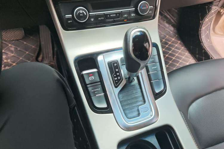 Used Geely Auto Emgrand GL 2017 1.8L DCT Elite Model Gear Lever