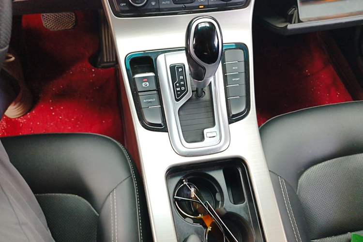 Used Geely Auto Emgrand GL 2017 1.3T DCT Elite Model Gear Lever