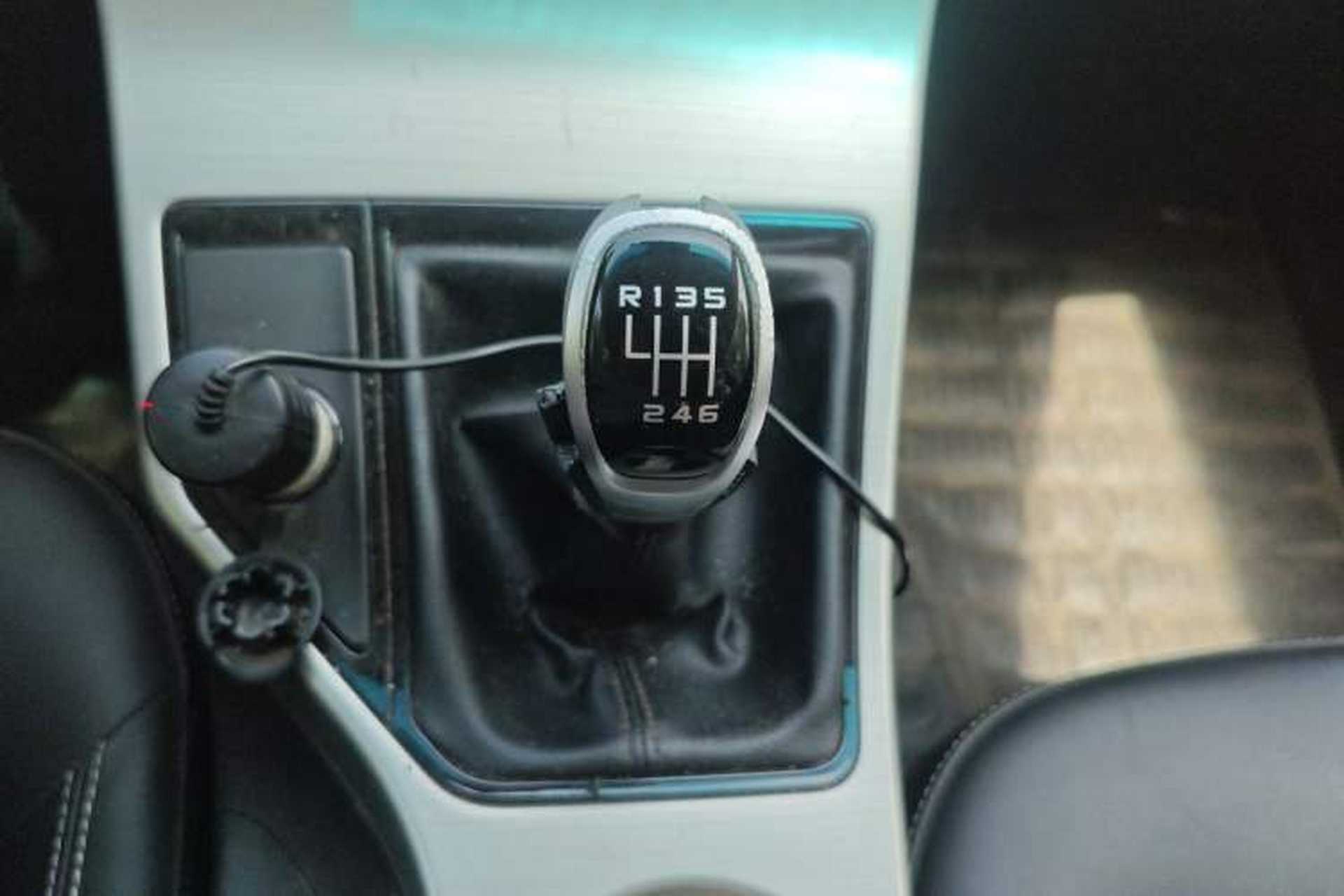 Used Geely Auto Emgrand GL 2017 1.8L Manual Elite Model Gear Lever