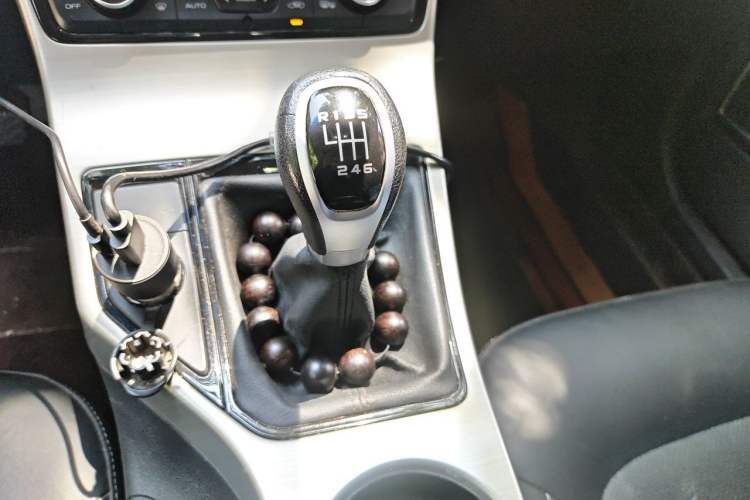 Used Geely Auto Emgrand GL 2017 1.8L Manual Elite Model Gear Lever