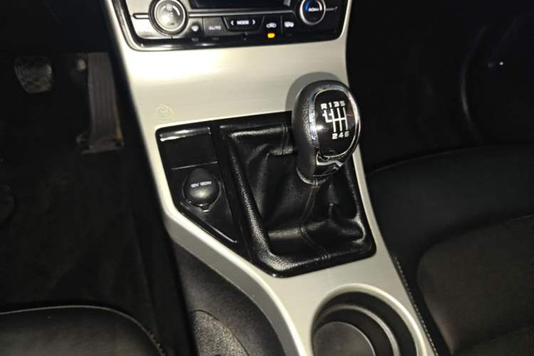 Used Geely Auto Emgrand GL 2017 1.8L Manual Elite Model Gear Lever