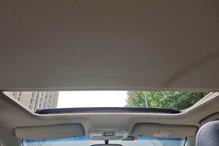 Used Geely Auto Emgrand GL 2017 1.8L Manual Elite Model Headliner