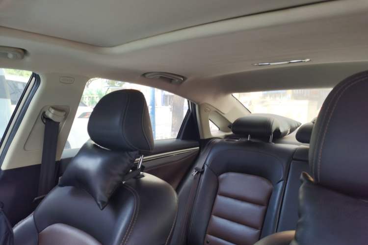 Used Geely Auto Emgrand GL 2017 1.3T DCT Luxury Model Headliner