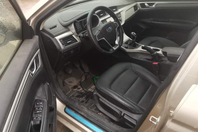 Used Geely Auto Emgrand GL 2017 1.8L Manual Elite Model Interior 3