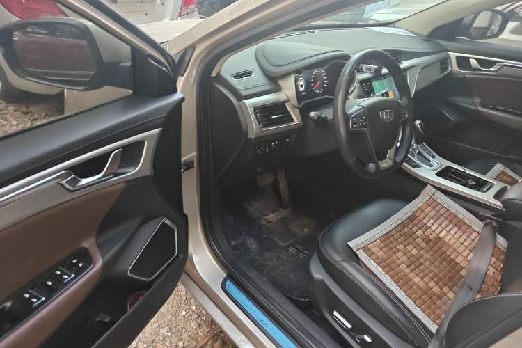 Used Geely Auto Emgrand GL 2017 1.3T DCT Luxury Model Interior 3