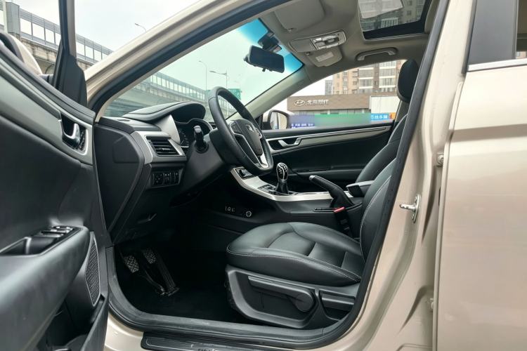 Used Geely Auto Emgrand GL 2017 1.8L Manual Elite Model Interior 3