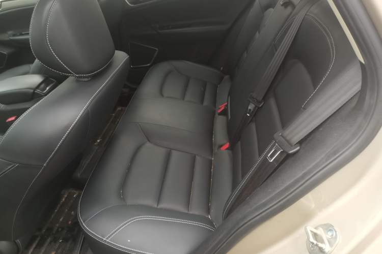 Used Geely Auto Emgrand GL 2017 1.8L Manual Elite Model Interior 4