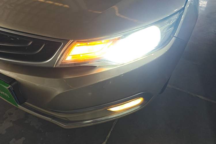 Used Geely Auto Emgrand GL 2017 1.8L Manual Elite Model Left Front Headlight