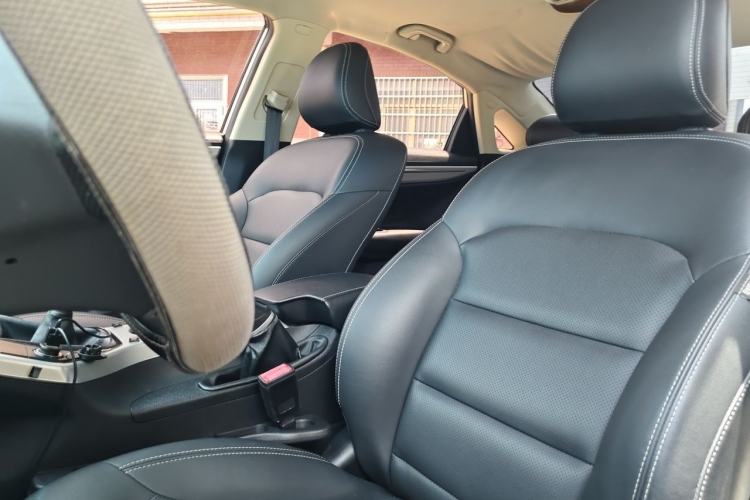 Used Geely Auto Emgrand GL 2017 1.8L Manual Elite Model Left Front Seat