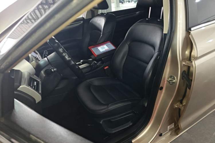 Used Geely Auto Emgrand GL 2017 1.8L Manual Elite Model Left Front Seat