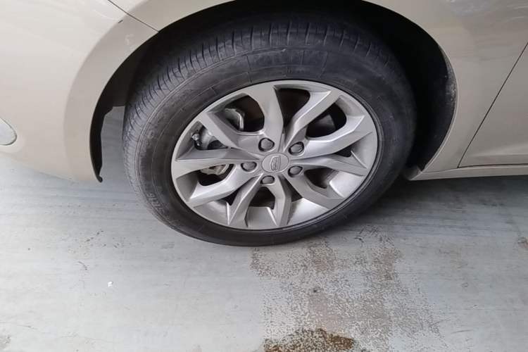 Used Geely Auto Emgrand GL 2017 1.8L DCT Elite Model Left Front Wheel Hub