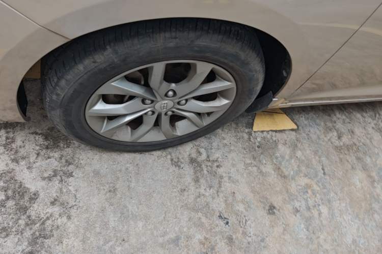 Used Geely Auto Emgrand GL 2017 1.3T Manual Elite Model Left Front Wheel Hub