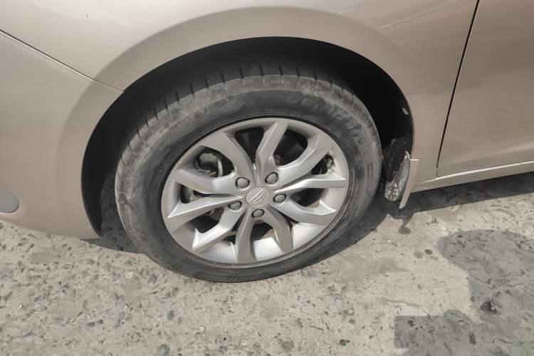 Used Geely Auto Emgrand GL 2017 1.8L DCT Elite Model Left Front Wheel Hub