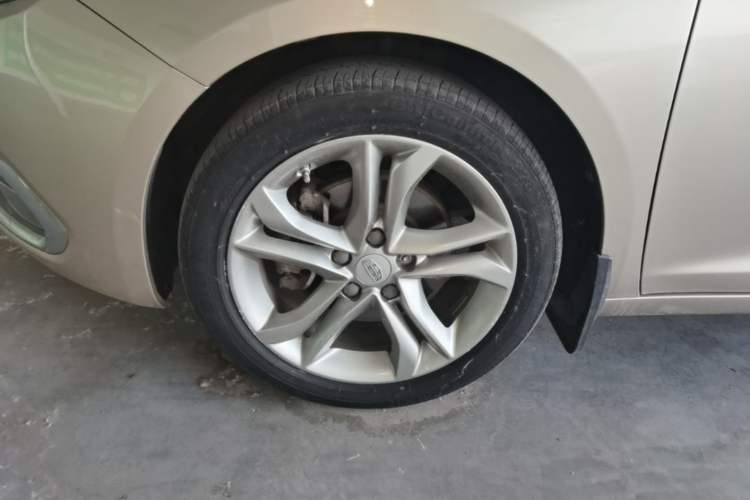 Used Geely Auto Emgrand GL 2017 1.3T DCT Luxury Model Left Front Wheel Hub