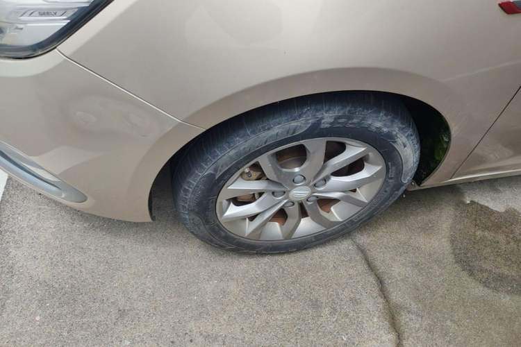 Used Geely Auto Emgrand GL 2017 1.3T Manual Elite Model Left Front Wheel Hub