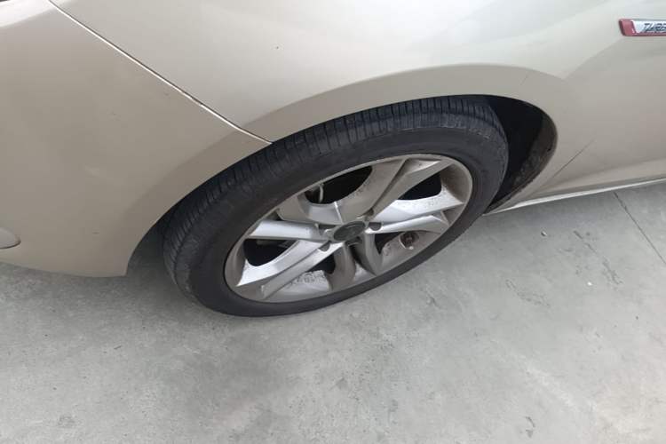Used Geely Auto Emgrand GL 2017 1.3T DCT Luxury Model Left Front Wheel Hub