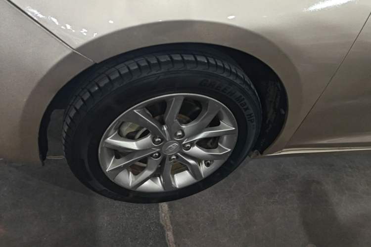 Used Geely Auto Emgrand GL 2017 1.8L Manual Elite Model Left Front Wheel Hub