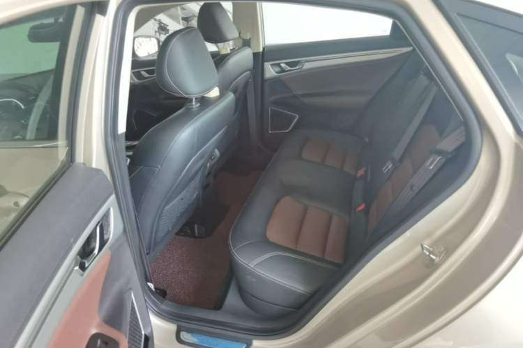 Used Geely Auto Emgrand GL 2017 1.3T DCT Luxury Model Left Rear Seat
