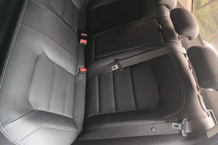 Used Geely Auto Emgrand GL 2017 1.8L DCT Elite Model Left Rear Seat