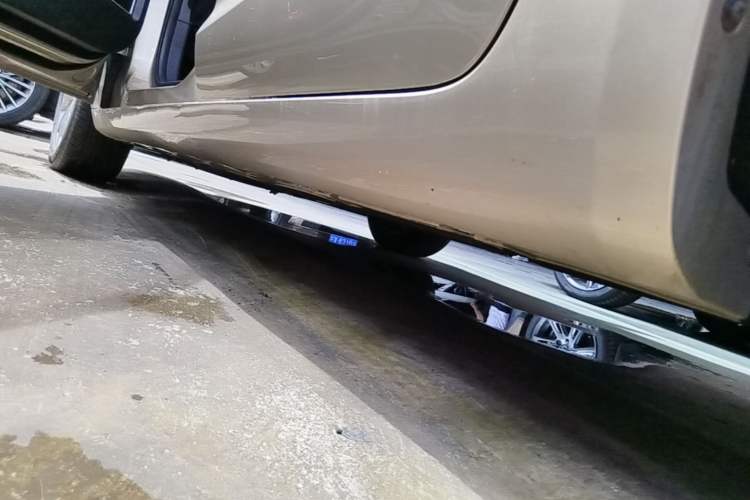 Used Geely Auto Emgrand GL 2017 1.8L DCT Elite Model Left Side Sill
