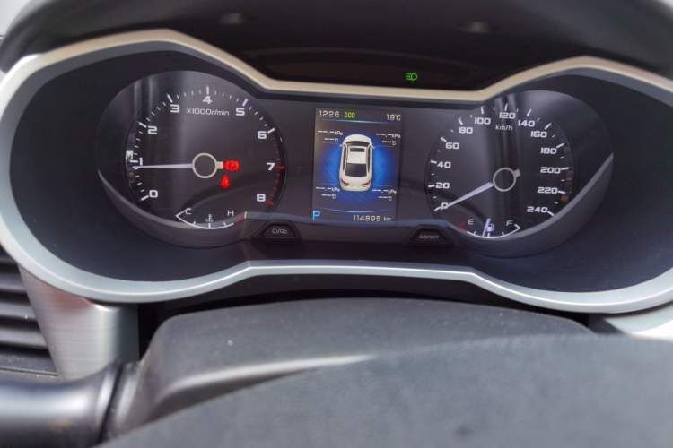 Used Geely Auto Emgrand GL 2017 1.8L DCT Elite Model Odometer Close Up
