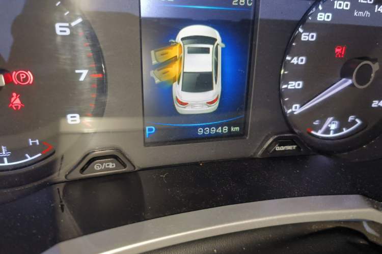 Used Geely Auto Emgrand GL 2017 1.3T DCT Luxury Model Odometer Close Up