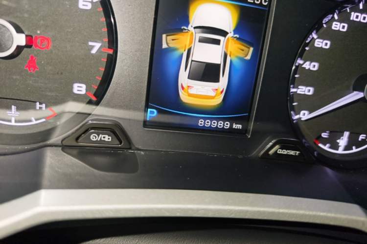 Used Geely Auto Emgrand GL 2017 1.3T DCT Elite Model Odometer Close Up