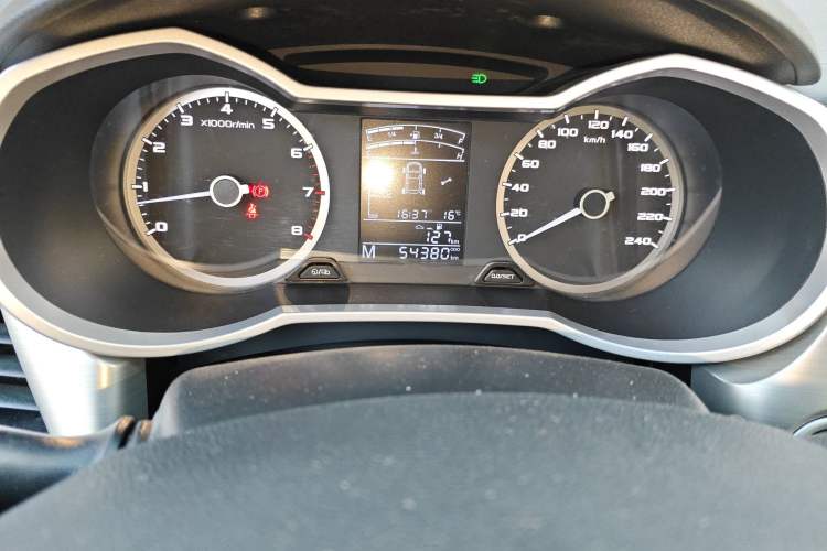 Used Geely Auto Emgrand GL 2017 1.8L Manual Elite Model Odometer Close Up