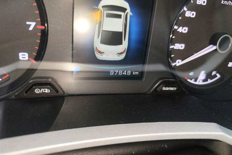 Used Geely Auto Emgrand GL 2017 1.3T DCT Luxury Model Odometer Close Up