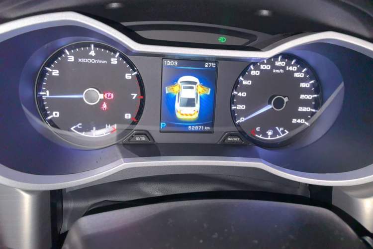 Used Geely Auto Emgrand GL 2017 1.8L DCT Elite Model Odometer Close Up