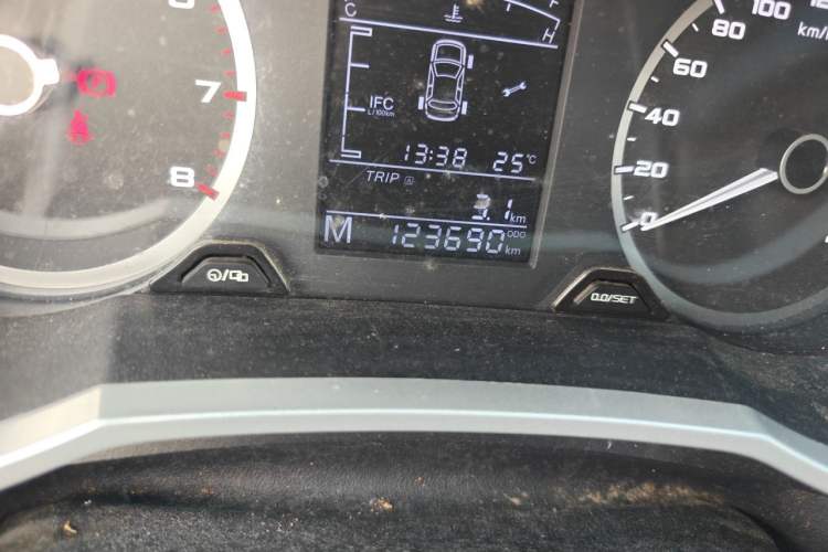 Used Geely Auto Emgrand GL 2017 1.3T Manual Elite Model Odometer Close Up