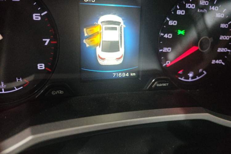 Used Geely Auto Emgrand GL 2017 1.8L DCT Elite Model Odometer Close Up