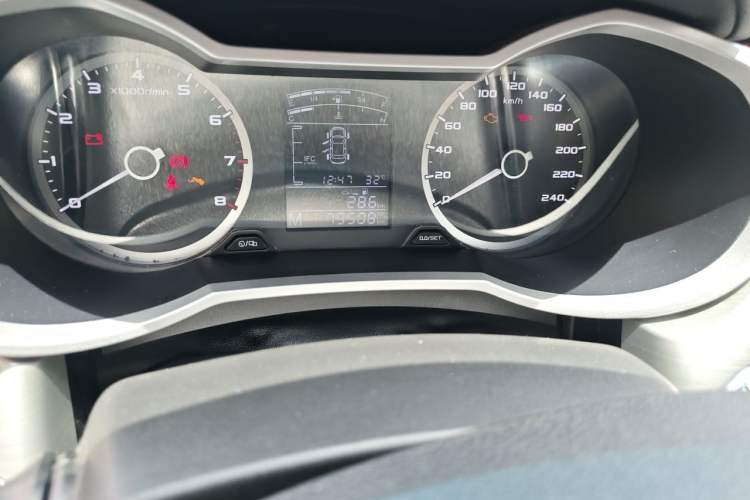 Used Geely Auto Emgrand GL 2017 1.8L Manual Elite Model Odometer Close Up