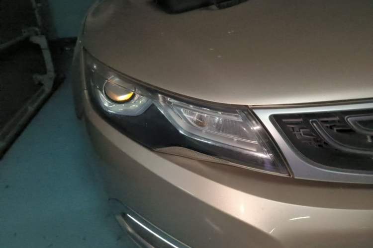 Used Geely Auto Emgrand GL 2017 1.8L Manual Elite Model Right Front Headlight