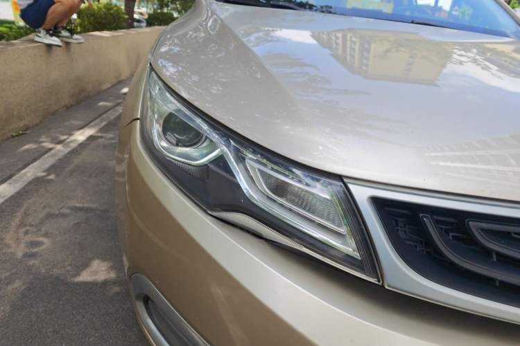 Used Geely Auto Emgrand GL 2017 1.8L Manual Elite Model Right Front Headlight