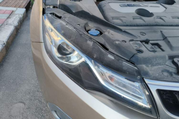 Used Geely Auto Emgrand GL 2017 1.8L Manual Elite Model Right Front Headlight