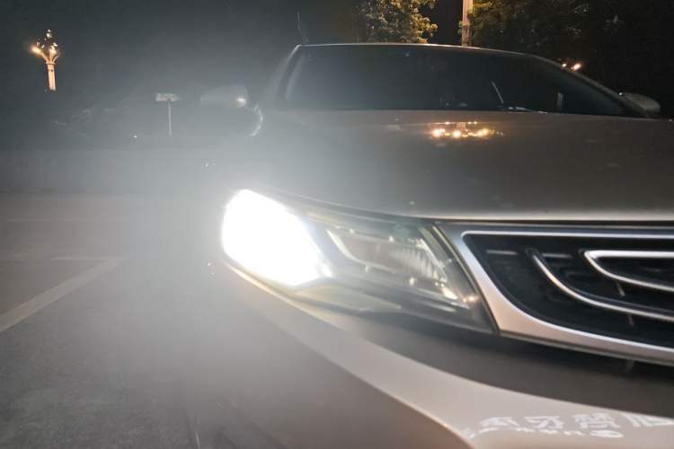 Used Geely Auto Emgrand GL 2017 1.3T DCT Luxury Model Right Front Headlight