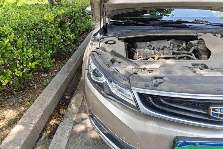 Used Geely Auto Emgrand GL 2017 1.8L Manual Elite Model Right Front Headlight