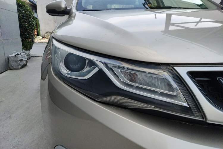 Used Geely Auto Emgrand GL 2017 1.3T Manual Elite Model Right Front Headlight