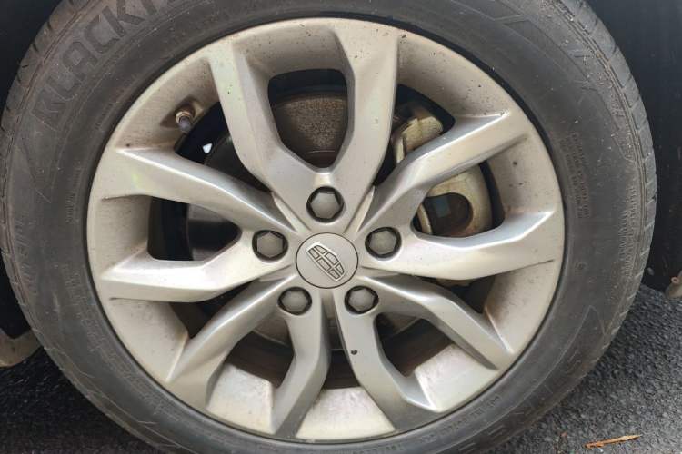 Used Geely Auto Emgrand GL 2017 1.3T DCT Elite Model Right Front Wheel Hub