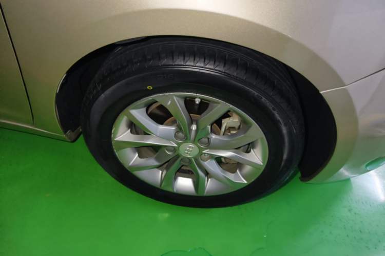 Used Geely Auto Emgrand GL 2017 1.3T DCT Elite Model Right Front Wheel Hub