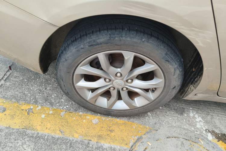Used Geely Auto Emgrand GL 2017 1.8L Manual Elite Model Right Front Wheel Hub