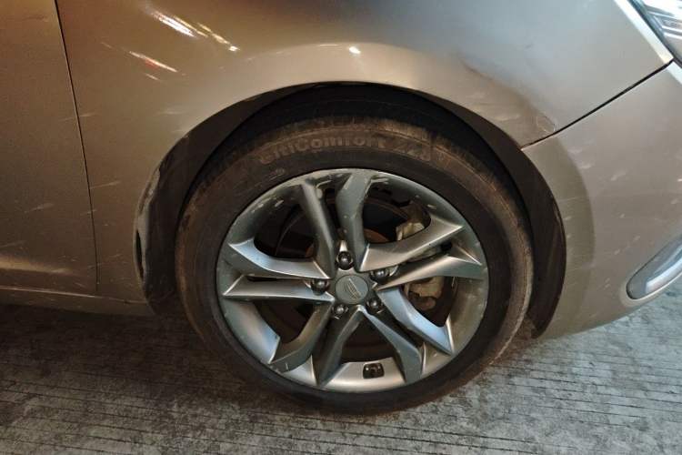 Used Geely Auto Emgrand GL 2017 1.3T DCT Luxury Model Right Front Wheel Hub