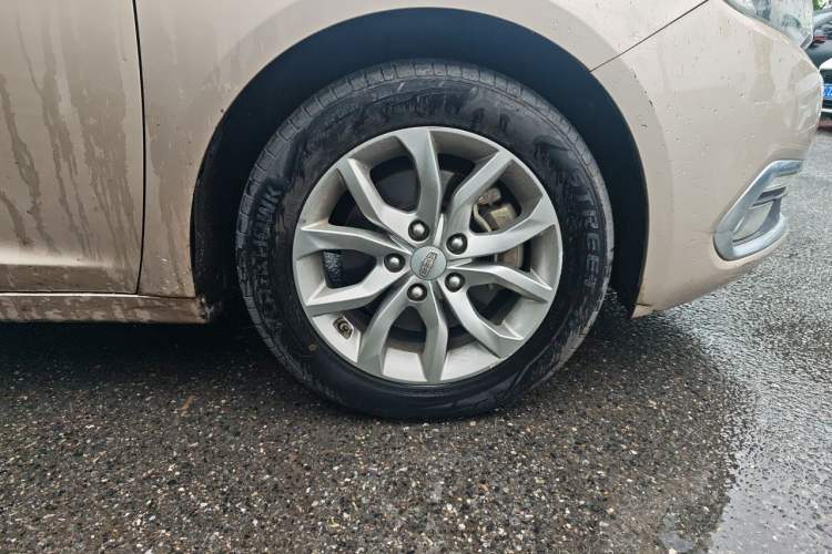 Used Geely Auto Emgrand GL 2017 1.8L Manual Elite Model Right Front Wheel Hub