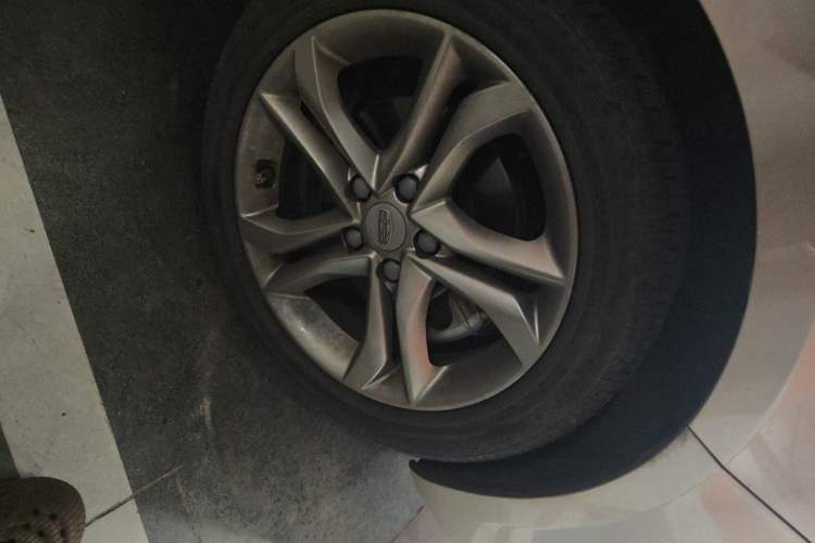 Used Geely Auto Emgrand GL 2017 1.3T DCT Luxury Model Right Front Wheel Hub