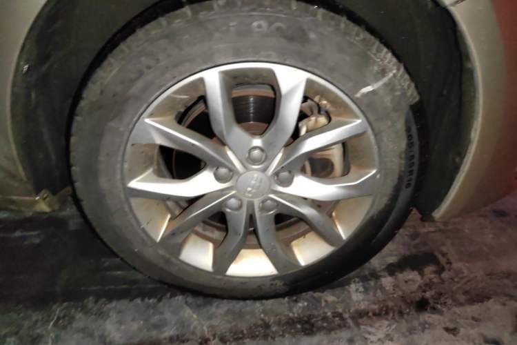 Used Geely Auto Emgrand GL 2017 1.3T DCT Elite Model Right Front Wheel Hub